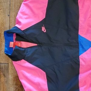 Nike Vaporwave packable jacket black/pink/royal blue XXL.